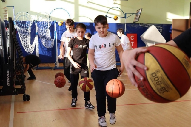 <i>Сельские школы Северной Осетии получат оборудование и спортинвентарь на ₽30 миллионов</i>