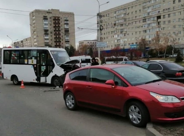 <i>В Ставрополе в ДТП с маршруткой пострадала пожилая женщина</i>