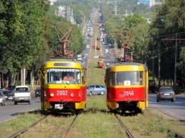 <i>Трамвайные пути во Владикавказе требуют ремонта</i>