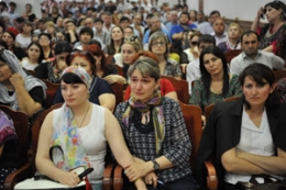 <i>На собрании в защиту Саида Амирова</i>